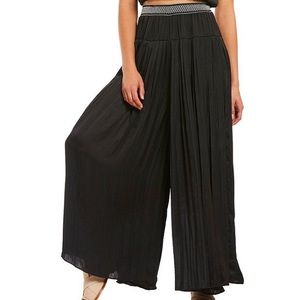 Free People black pleated palazzo pants, small